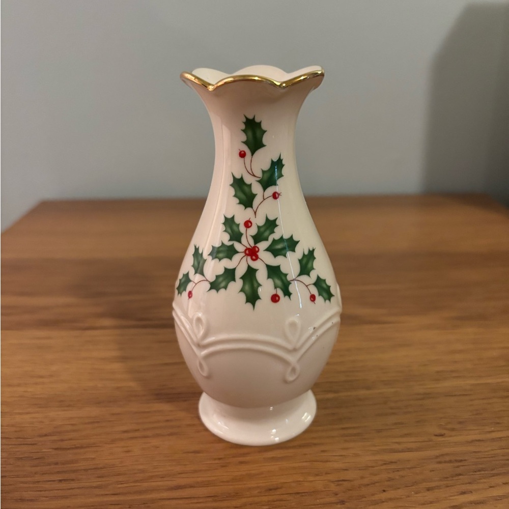Lenox Holiday Dimension Bud Vase Festive Holly Vase with Gold Trim